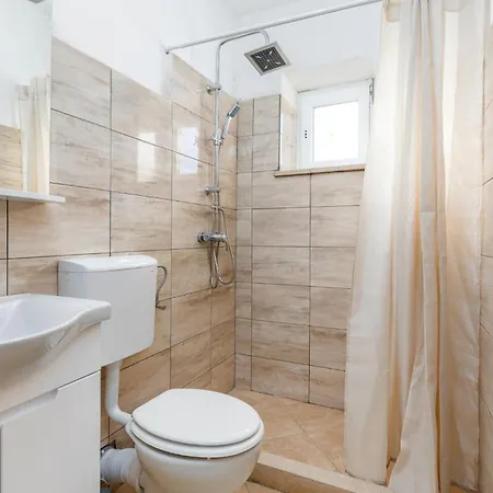 Amazing In With Wifi Holiday home Modrusani