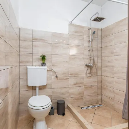 Holiday home Amazing In With Wifi Modrusani